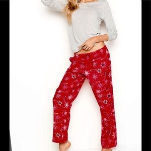 NWT VS LIGHT WEIGHT PJ’s